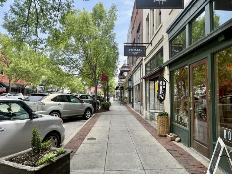 Walkable Downtown Monroe Shops and Fine Dining Antique Capital of Georgia